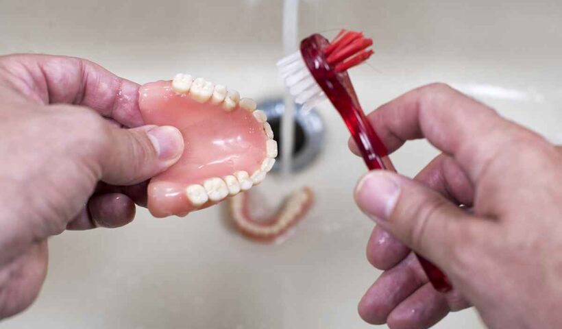 How to Clean Dentures