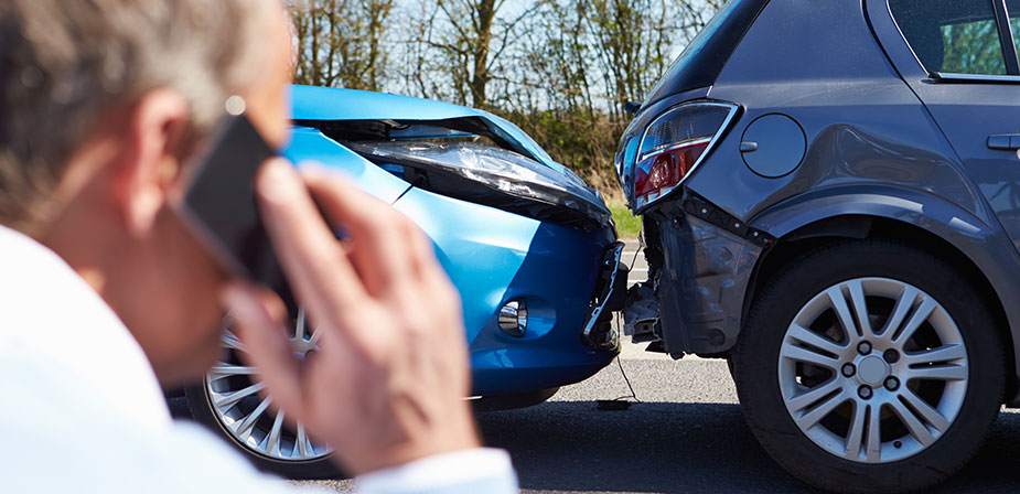 Understanding Your Rights: Working With a Car Crash Injury Lawyer