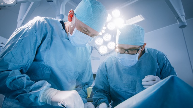 The Benefits of Working with a Specialist Orthopedic Surgeon