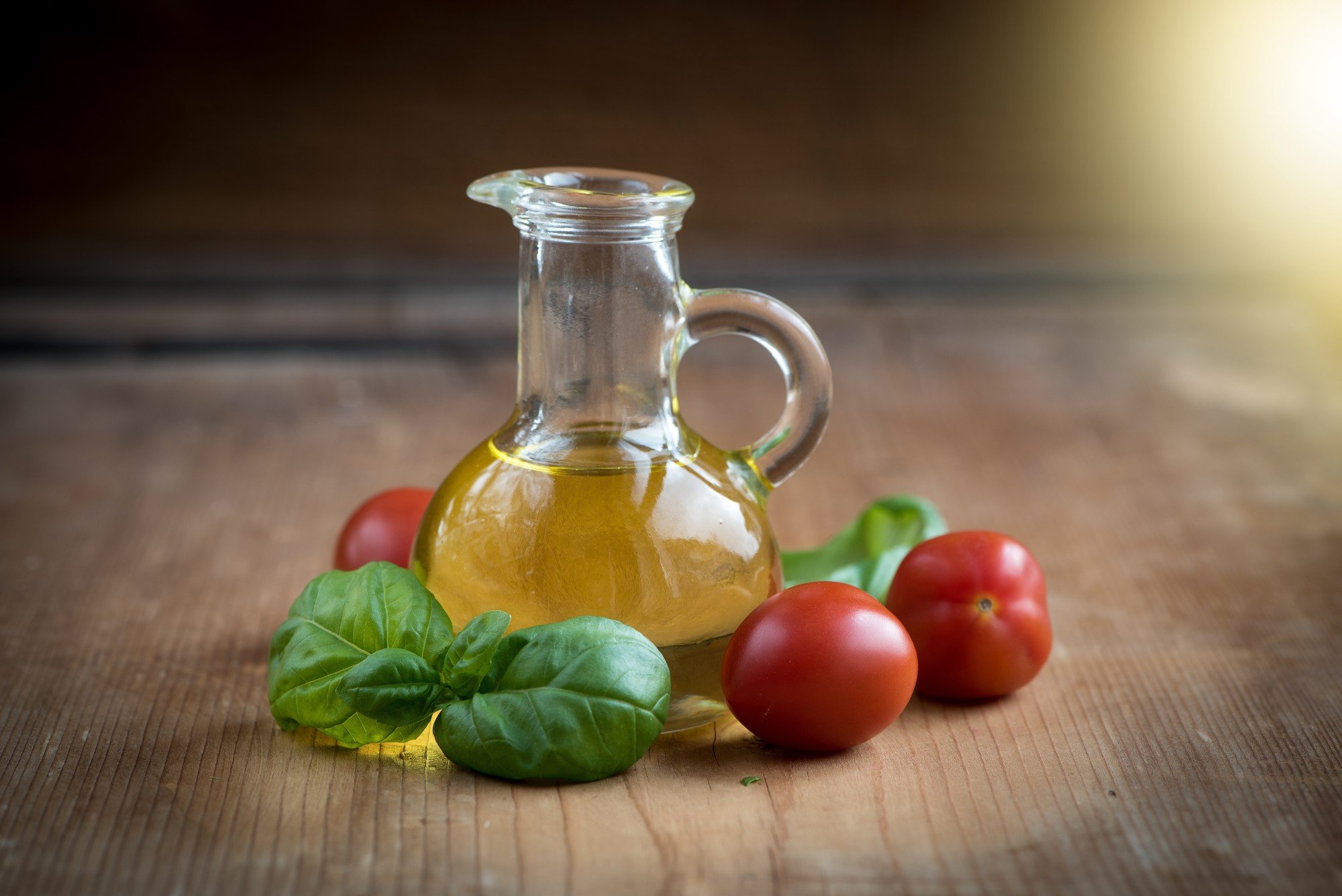 Peanut Oil vs Olive Oil: Everything You Need to Know