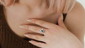 A Gem of Many Colors: The Emotional Resonance of Alexandrite Engagement Rings
