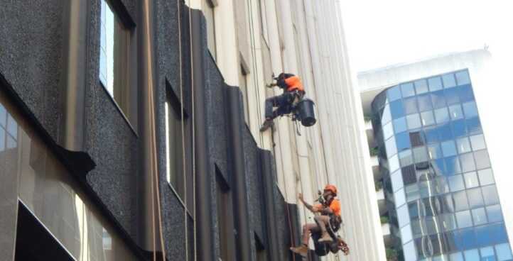 How Remedial Builders Use Rope Access for High-Rise Building Maintenance