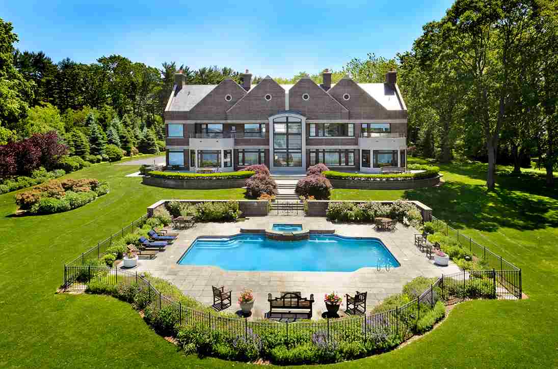 Robert Linekin Explores Custom Homes on Long Island